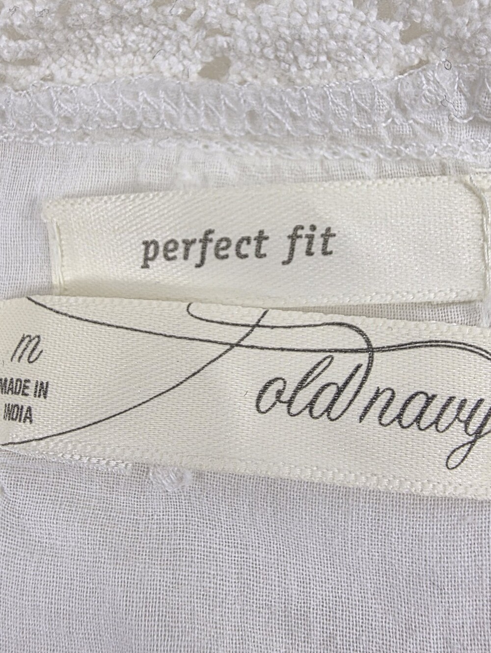 Vintage Old Navy Cottagecore Swiss Dot Lace Pintuck Prairie Blouse Size Medium - Picture 14 of 15